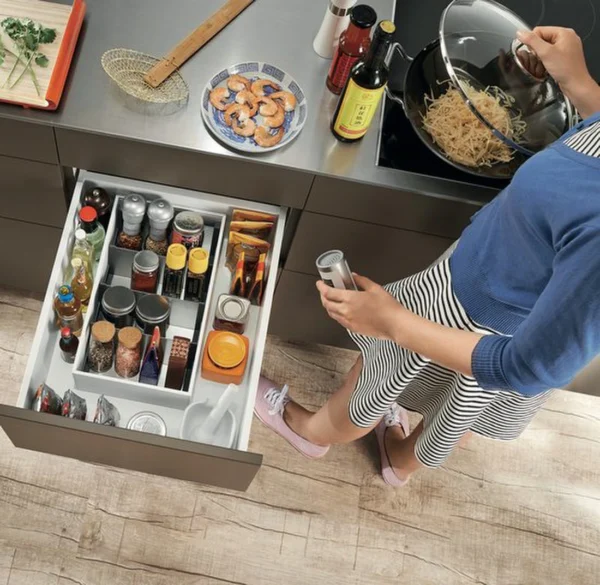 Unyqoos® Stijlvolle keukenorganizer voor kruiden en specerijen met robuust ontwerp