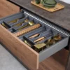 Unyqoos® Flexibele en robuuste ladeverdeler voor optimaal georganiseerde keuken of kantoor