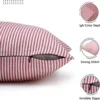 Unyqoos® Set van Twee Decoratieve Kussenslopen van Katoen in Rood-Witte Strepen