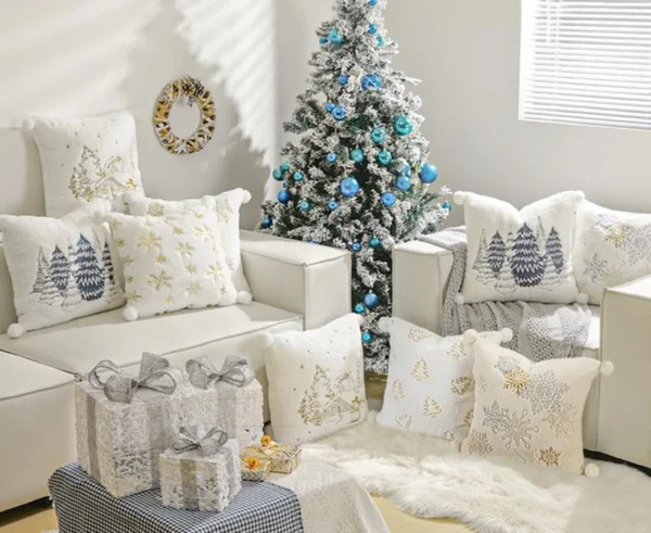 P-87213233147431-20260406111401.webp Unyqoos® Set van 2 decoratieve vierkante kussenslopen met kerstborduursel en pompons