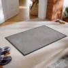 Unyqoos® Lichtgrijze wasbare deurmat met antislip achterkant en kleuren