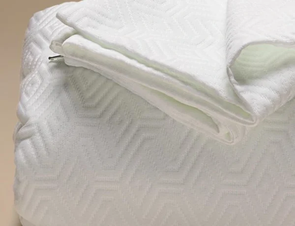 Unyqoos® Ademend en temperatuurregulerende kussenhoes van koolstofweefsel met capuchon