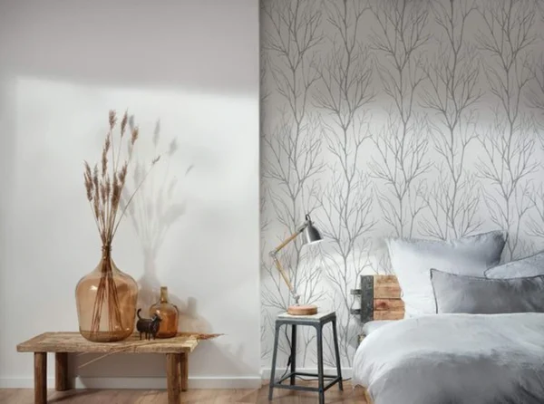 Unyqoos® Hoogwaardig vliesbehang met glanzend boommotief en metallic uitstraling
