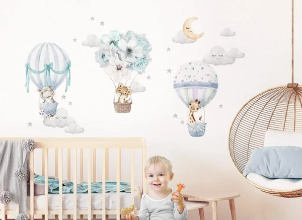 P-87213235150721-20260405113648.webp Unyqoos® Vrolijke Dieren Muursticker voor Kinderkamer met Heteluchtballon en Bloemen