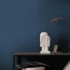P-87213235331206-20260405113319.webp Unyqoos® Stijlvol blauw vliesbehang met lichte structuur voor elke woonruimte