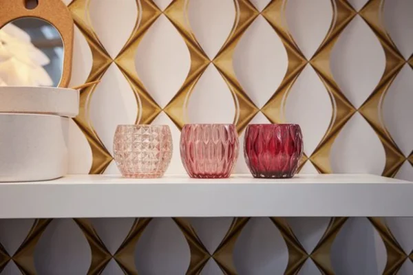 Unyqoos® Hoogwaardig 3D Vliesbehang in Goud en Wit voor Moderne Interieurs