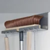 P-87213236126413-20260406115656.webp Unyqoos® Ruimtebesparende metalen houder voor bezems en scheppen met haken