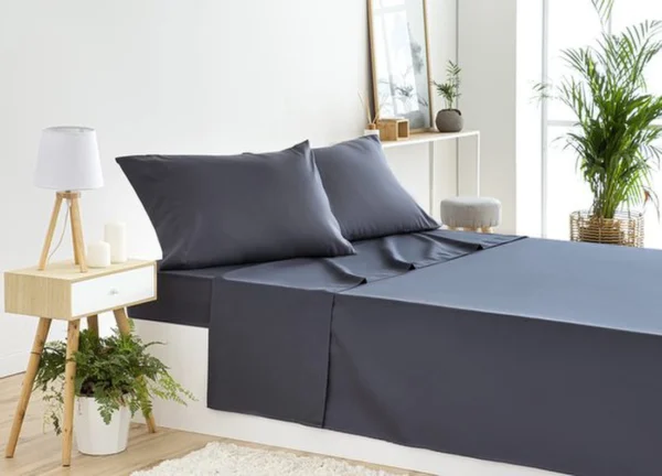 Unyqoos® Vierdelig Beddengoedset met Spannlaken en Kussenslopen van Microvezel