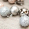 Unyqoos® 30-delige set kerstboomversiering met kunststof ballen in diverse kleuren