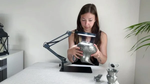Unyqoos® Dimbare LED-vergrootlamp met verstelbare zwenkarm en sterke klem