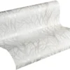 Unyqoos® Modern vliesbehang met bosmotief in wit en zilver voor een frisse uitstraling