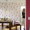 P-87213238088082-20260405114704.webp Unyqoos® Wit vliesbehang met bloemendessin voor eenvoudig aan te brengen muurdecoratie