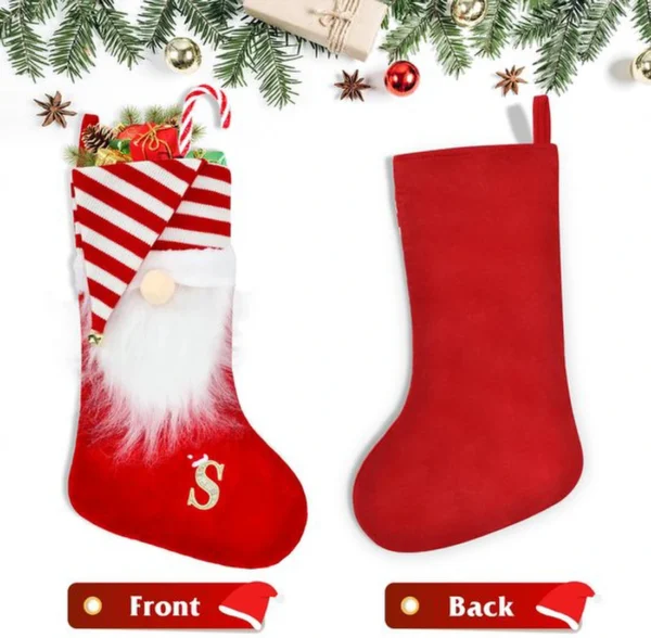 Unyqoos® Gepersonaliseerde kerstkousen met geborduurde letters voor sfeervolle kerstdecoratie
