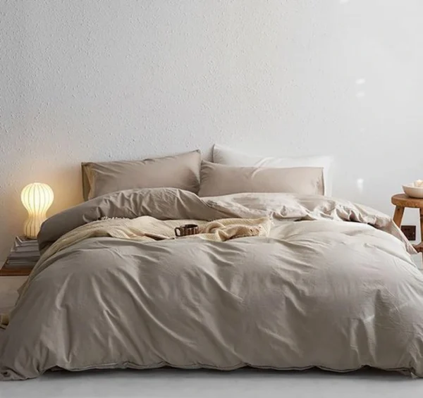 P-87213238369004-20260405105117.webp Unyqoos® Zachte microvezel beddengoedset taupe 200x200 cm met ritssluiting