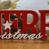 Unyqoos® Feestelijke houten kerstdecoratie met rode en gouden letters en rendier