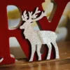 Unyqoos® Feestelijke houten kerstdecoratie met rode en gouden letters en rendier