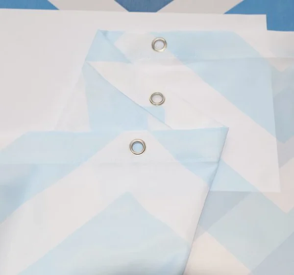 P-87213239403626-20260403114259.webp Unyqoos® Stijlvol textiel douchegordijn met blauw-wit kleurverloop en chevron patroon