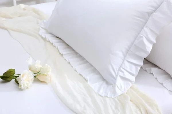 P-87213582025032-20260406111624.webp Unyqoos® Set van twee elegante katoenen kussenslopen met ruches 50 x 75 cm