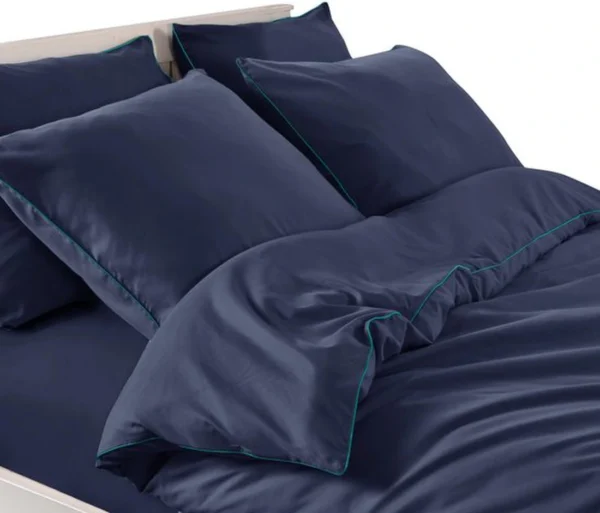 Unyqoos® Luxe tweedelige beddengoedset van katoen-microvezel in marineblauw 135 x 200